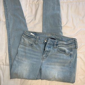 American eagle light wash jeans size 8